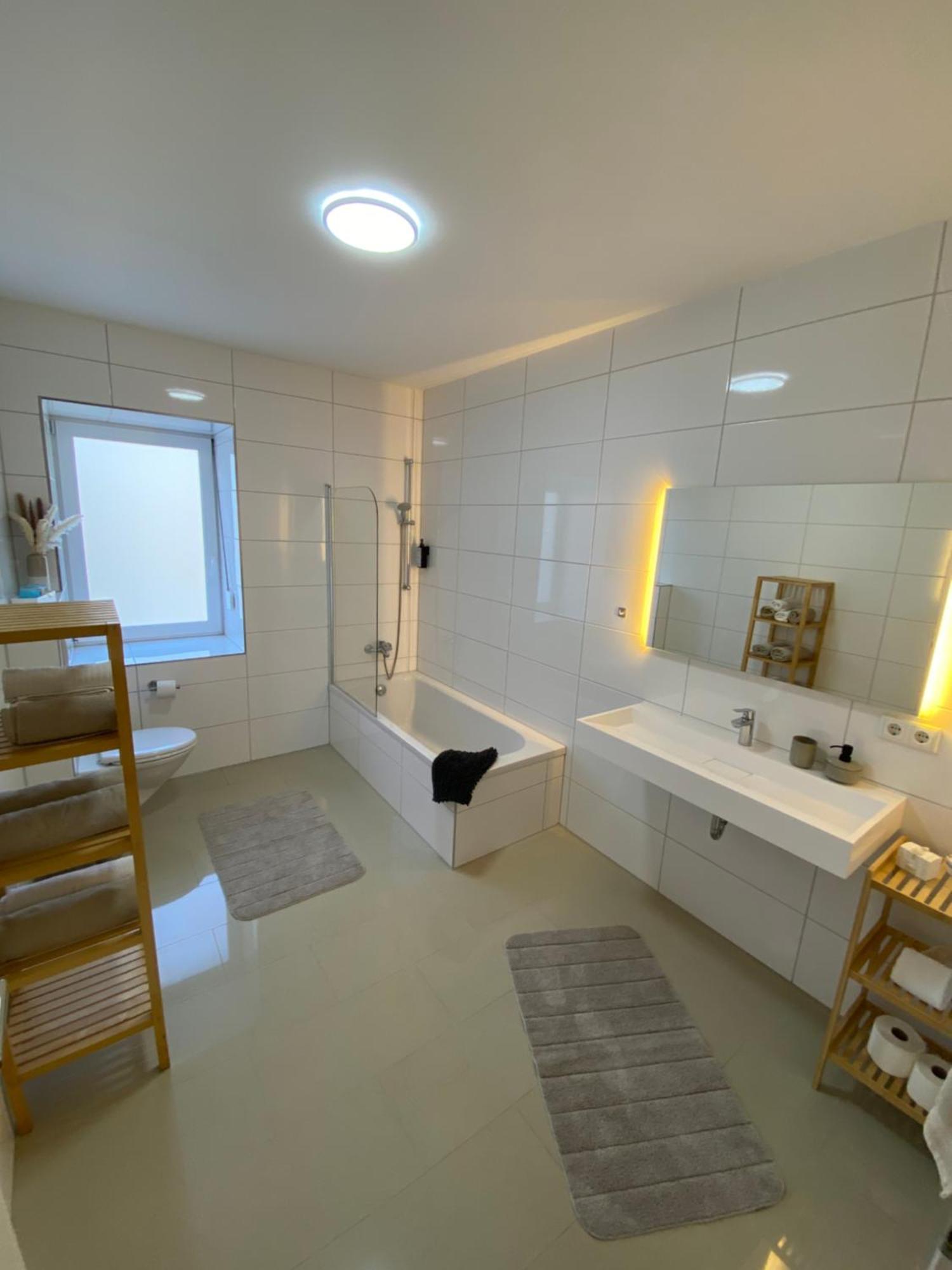 Sleep Well Apartments Detmold - Tempur Beds- Neu - Top Lage - Free Parking - Wifi 外观 照片